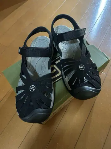 [ KEEN ] 로즈 샌들 25cm 블랙