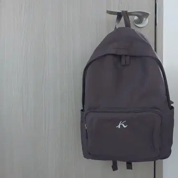키타무라 K로고 심플 브라운 백팩 경량