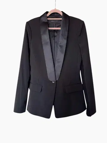 BCBGMAXAZRIA 블랙 테일러드 재킷