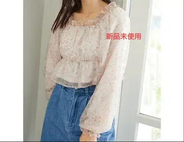 플라워 오프숄더 블라우스