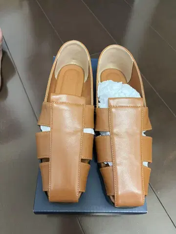 브라운 구르카 샌들