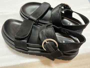 [ ZARA ] 사이즈 38 플랫 플랫폼 버클 샌들