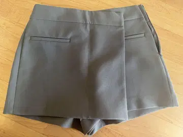 ZARA 비대칭 스코트 숏팬츠 S 사이즈