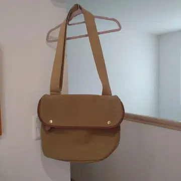 브래디 에이본 베이지 캔버스 숄더백