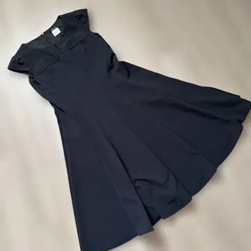 르네 rene basic 턱 플레어 원피스 다크 네이비