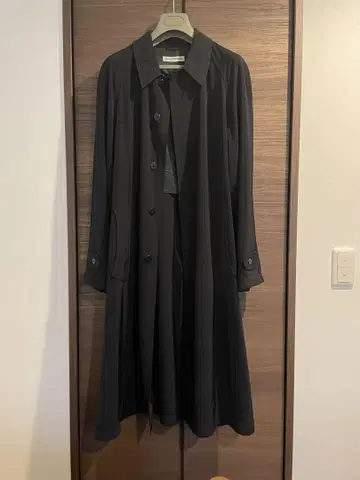 EMPORIO ARMANI 블랙 체스터 코트