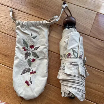 시빌라 꽃 자수가 럭셔리한 접이식 우산 베이지 sybilla