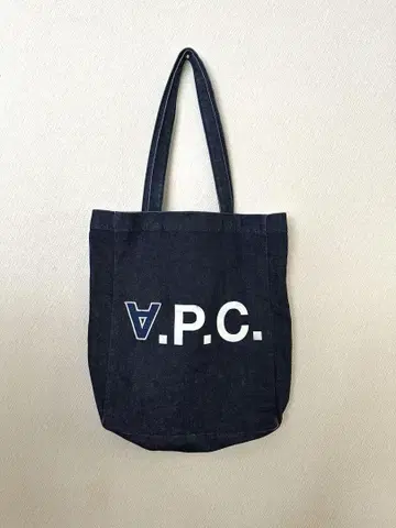 A.P.C. 토트백