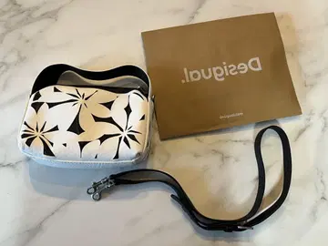 데시구알 펀칭 화이트 2way 백