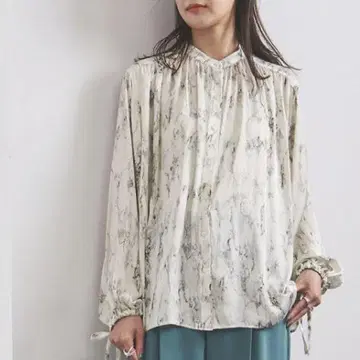 UNITED ARROWS 마블 프린트 개더 블라우스