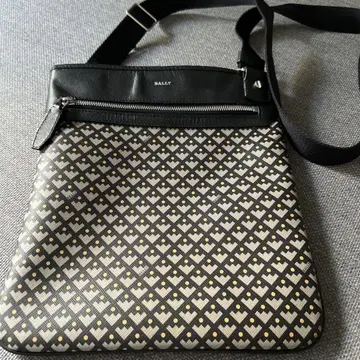 BALLY 기하학 패턴 숄더백