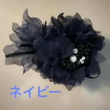[새상품] 네이비 쉬폰 꽃 모티브 브로치