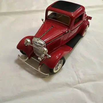 1932 Ford 3-window COUPE