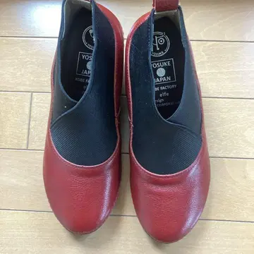 YOSUKE 레드 슬립온 하이힐