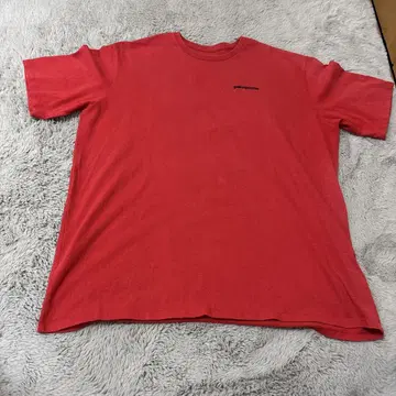 patagonia 레드 티셔츠 L 사이즈