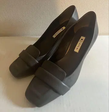 다이애나 리본 펌프스 24cm 차콜