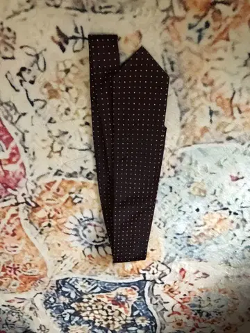다크 브라운 도트 넥타이