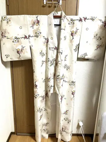 워셔블 기모노 꽃무늬 크림색 폴리에스테르