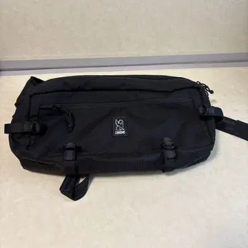 [거의 새상품] Chrome kadet 메신저 백 블랙