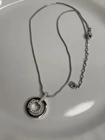 SWAROVSKI 스와로브스키 서클 목걸이