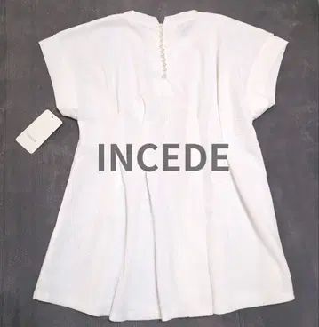 INCEDE 인시드 화이트 슬리브리스 풀오버 셔츠 플레어
