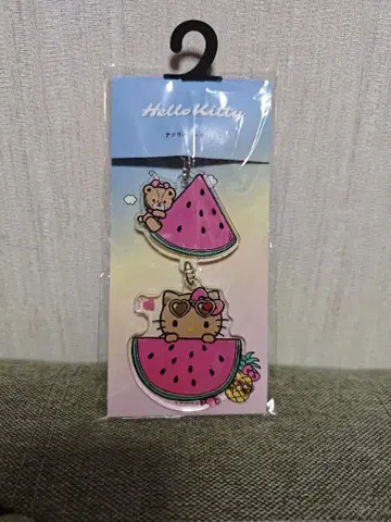 [미개봉 새상품] 헬로키티 햇볕에 탄 키티 2연 아크릴 키링 아베일