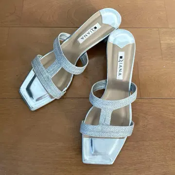 [다이애나] 실버 샌들 23.5cm