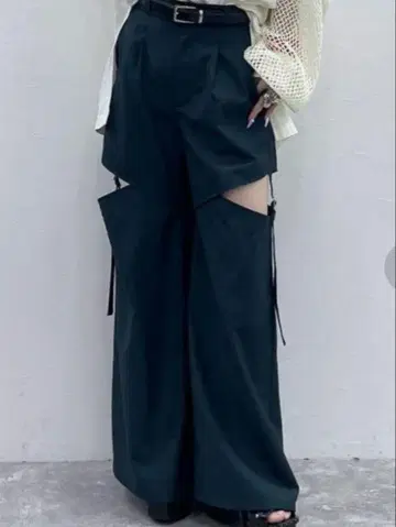 HARE 하레 벨트 컷 아웃 팬츠