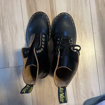 Dr. Martens 블랙 가죽