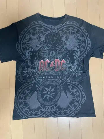 AC/DC 밴드 티셔츠