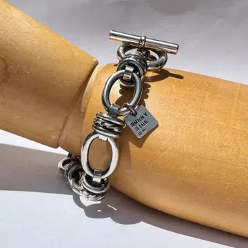 Twisted Ring Cable Link Chain Bracelet