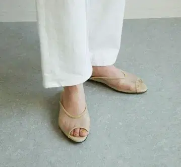 GALLARDA GALANTE 시어 플랫 샌들 베이지 37