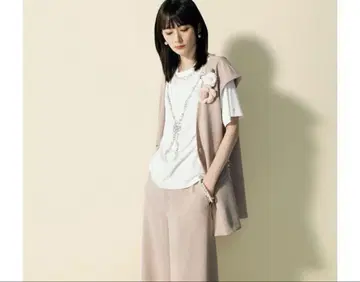 INGEBORG 비쥬 장식 티셔츠 화이트 상의 택 포함 새상품