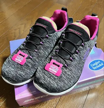 SKECHERS 메모리폼 와이드 핏 스니커즈