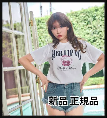 새상품 herlipto Classic Cherry Tee white