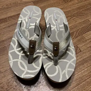 TOMMY HILFIGER 웨지 샌들 그레이/베이지