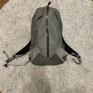 ARC'TERYX 그레이 백팩