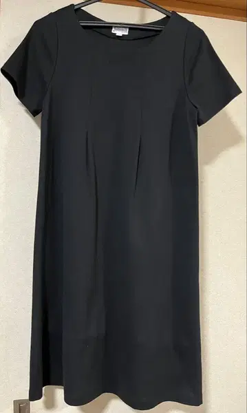 호코모라라 블랙 프릴 심플 원피스