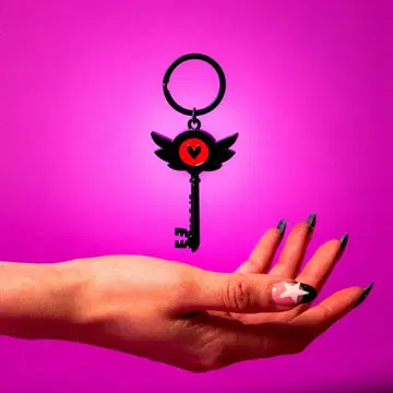아크릴 키링 날개 달린 열쇠