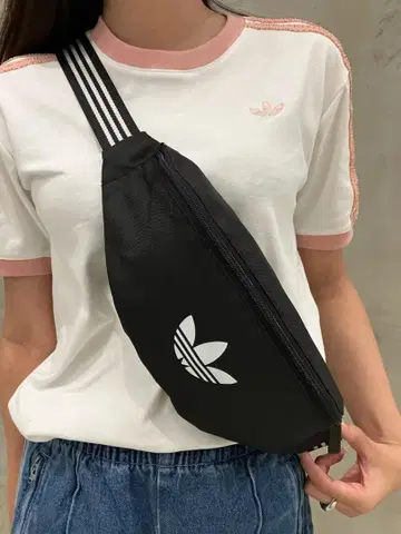adidas Originals 러플 쓰리 스트라이프 반팔 티셔츠