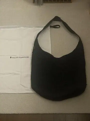 헬렌 카민스키 숄더 차콜