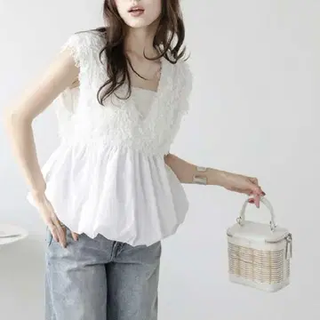 AMELY 에메리 페더 프린지 페플럼 베스트 화이트