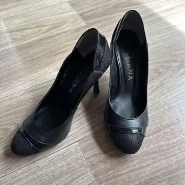 다이애나 블랙 22.5cm 상자 없음