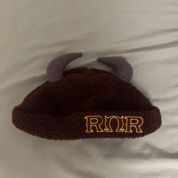 뿔 달린 플리스 모자 RRR ROAR OMEGA ROAR