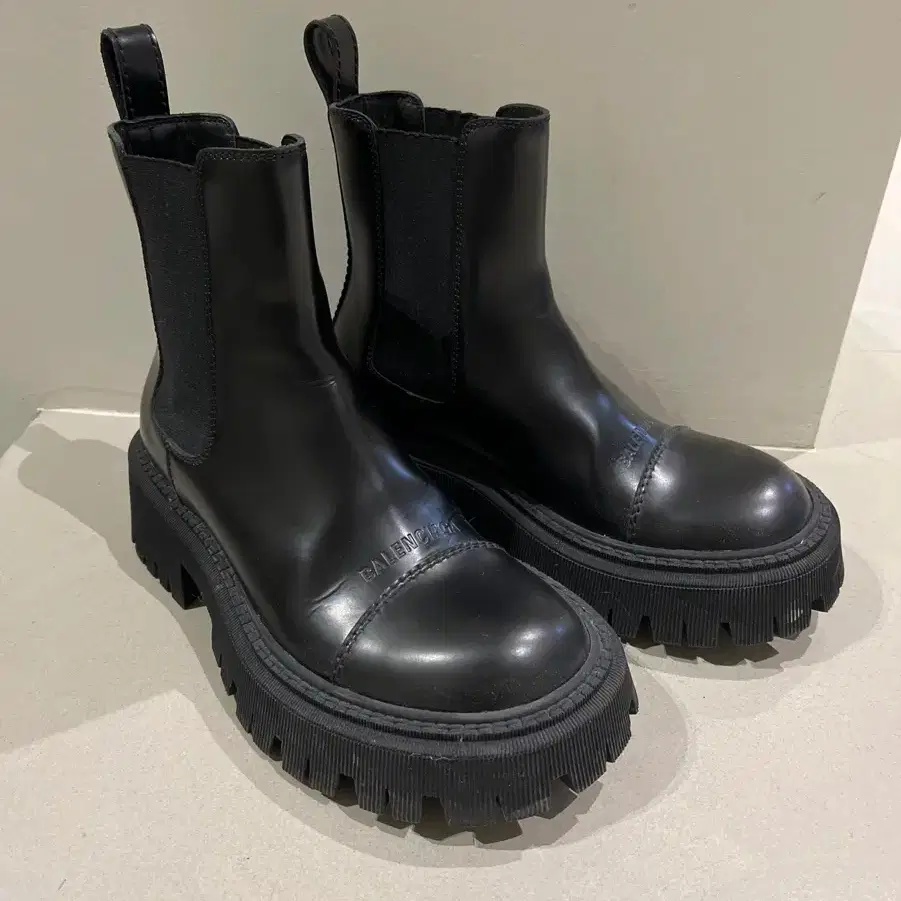 Balenciaga Tractor Chelsea Boots 36