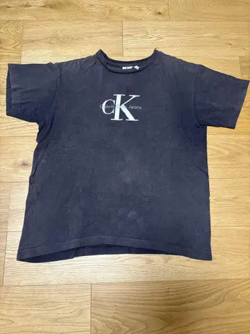 90s Calvin Klein Jeans 티셔츠 L/XL 선페이드