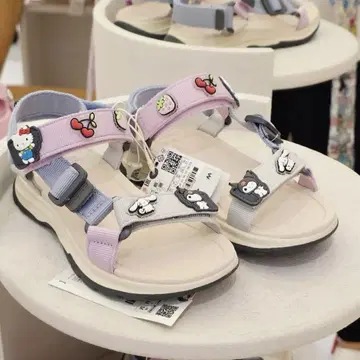 [새상품] ZARA 헬로키티 & 프렌즈 테크니컬 샌들 산리오 완판템
