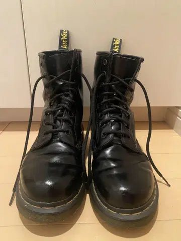 Dr.Martens 닥터마틴 8홀 부츠