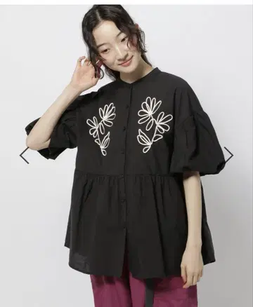 폭신폭신 코드 자수 블라우스 이번 시즌 미사용 새상품 새상품급