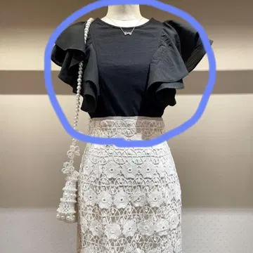 Deicy 미크 튤 콤비 프릴 오크 블라우스 블랙